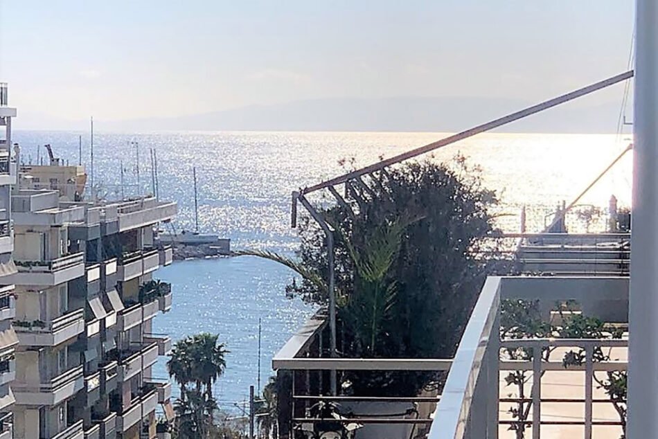 Seaside Roof Studio in Athens Riviera